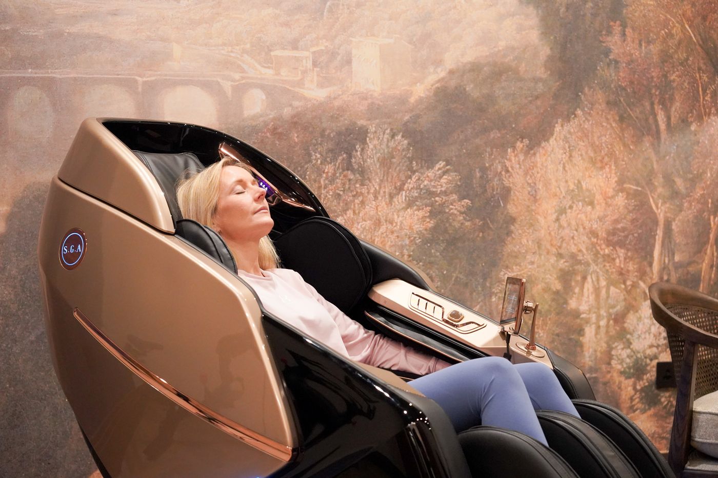 A relaxed full-body session in the zero-gravity massage chair